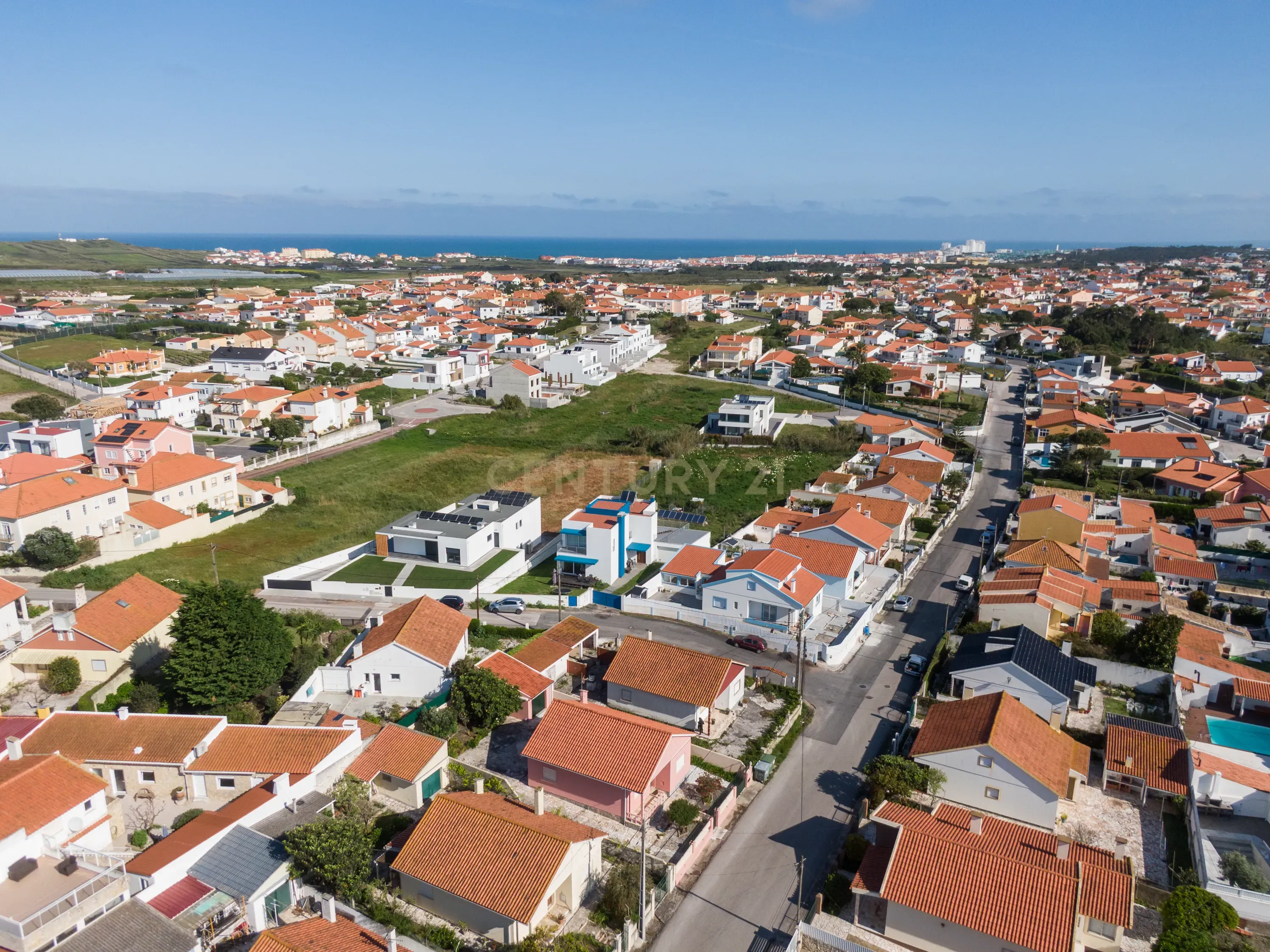 MORADIA TÉRREA T2+1, COM GARAGEM E LOGRADOURO, NA SILVEIRA, A 5 MINUTOS DA PRAIA AZUL - Image 67