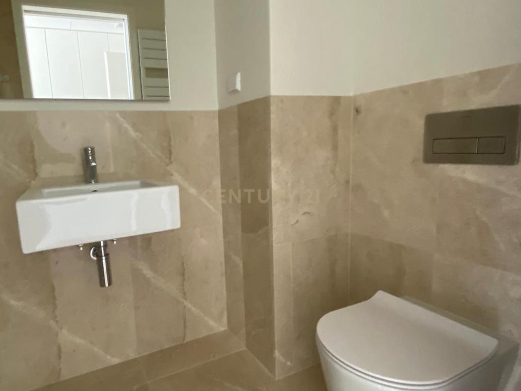 Apartamento T2 Novo com varanda, dois lugares de estacionamento, arrumo e fantásticas vistas sobre o rio - Image 17