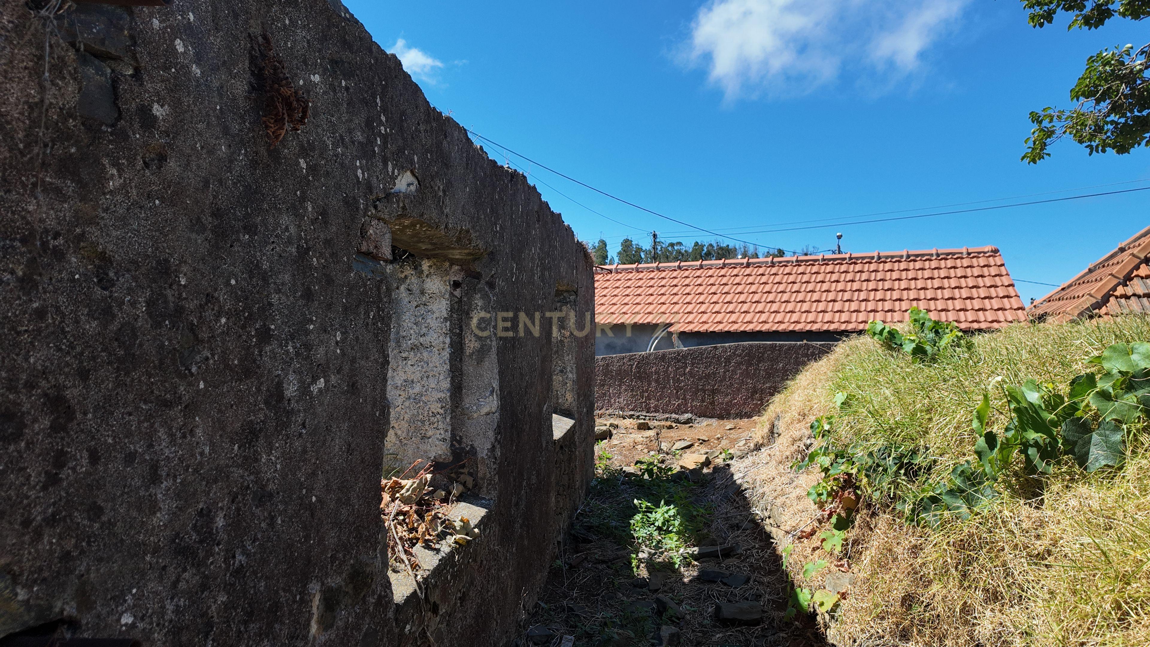 Fotografia 8 de Casa em Ruínas com Vista Montanha em Ponta do Pargo, Madeira + Garagem 40m²