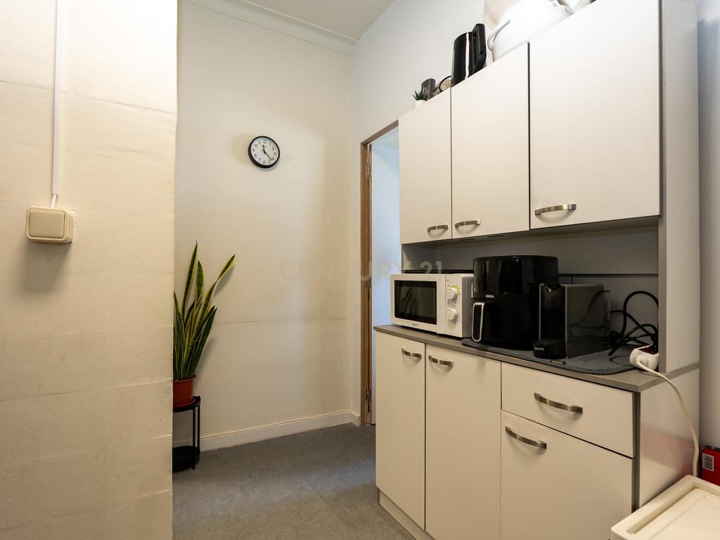Apartamento T1 em Corroios com Luz Natural e Boa Localização - Image 4