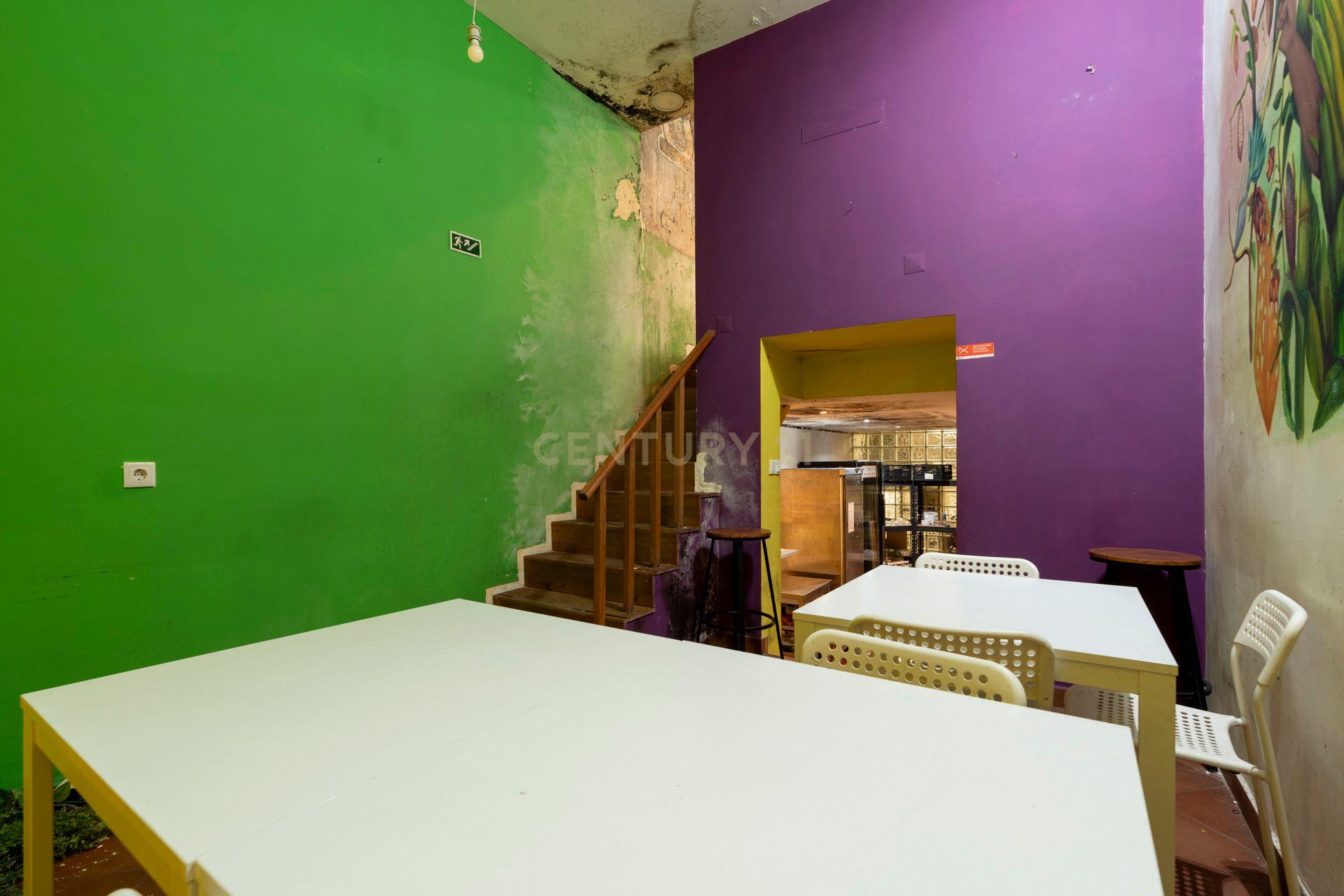 Fotografia 11 de OPORTUNIDADE! ESPAÇO DE RESTAURAÇÃO MUITO BEM DECORADO E TOTALMENTE EQUIPADO EM LOCALIZAÇÃO CENTRAL DE LISBOA, GRANDE POTENCIAL PARA O SEU NEGÓCIO!