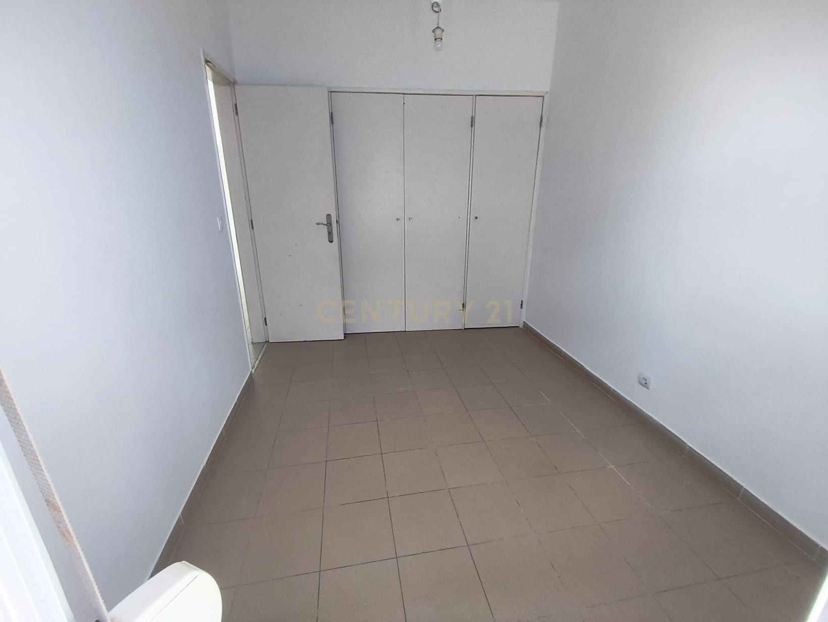 Fotografia 9 de Moradia T2  |  Terraço  |  Com loja ou garagem
