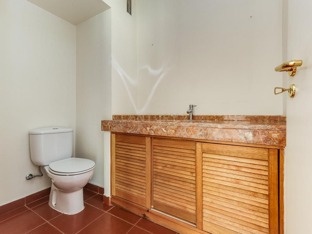 Apartamento T4 Duplex no coração de Telheiras - Image 15