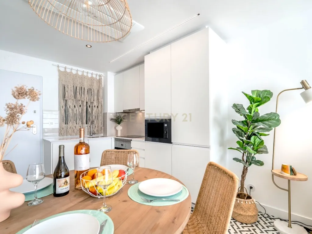 Apartamento T1 Renovado no Centro Histórico de Albufeira, a 100 metros da Praia - Image 6