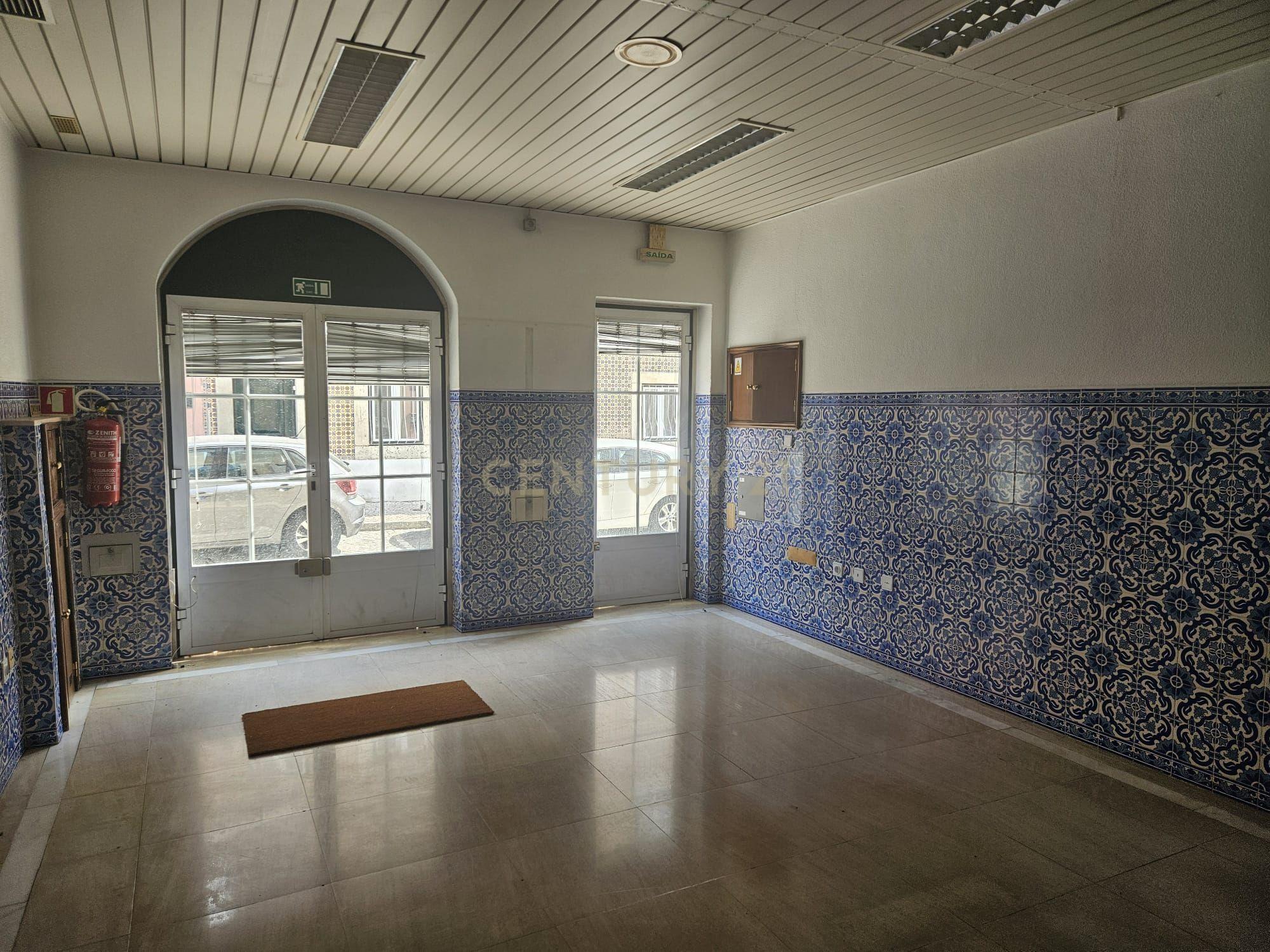 Fotografia 3 de Loja para Arrendamento em Belém – 175 m2 (2 Pisos)