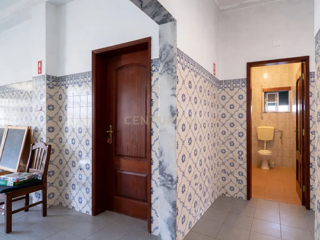 OPORTUNIDADE ÚNICA NA LOUSÃ – MORADIA COM GRANDE POTENCIAL (habitação e comércio) - Image 36