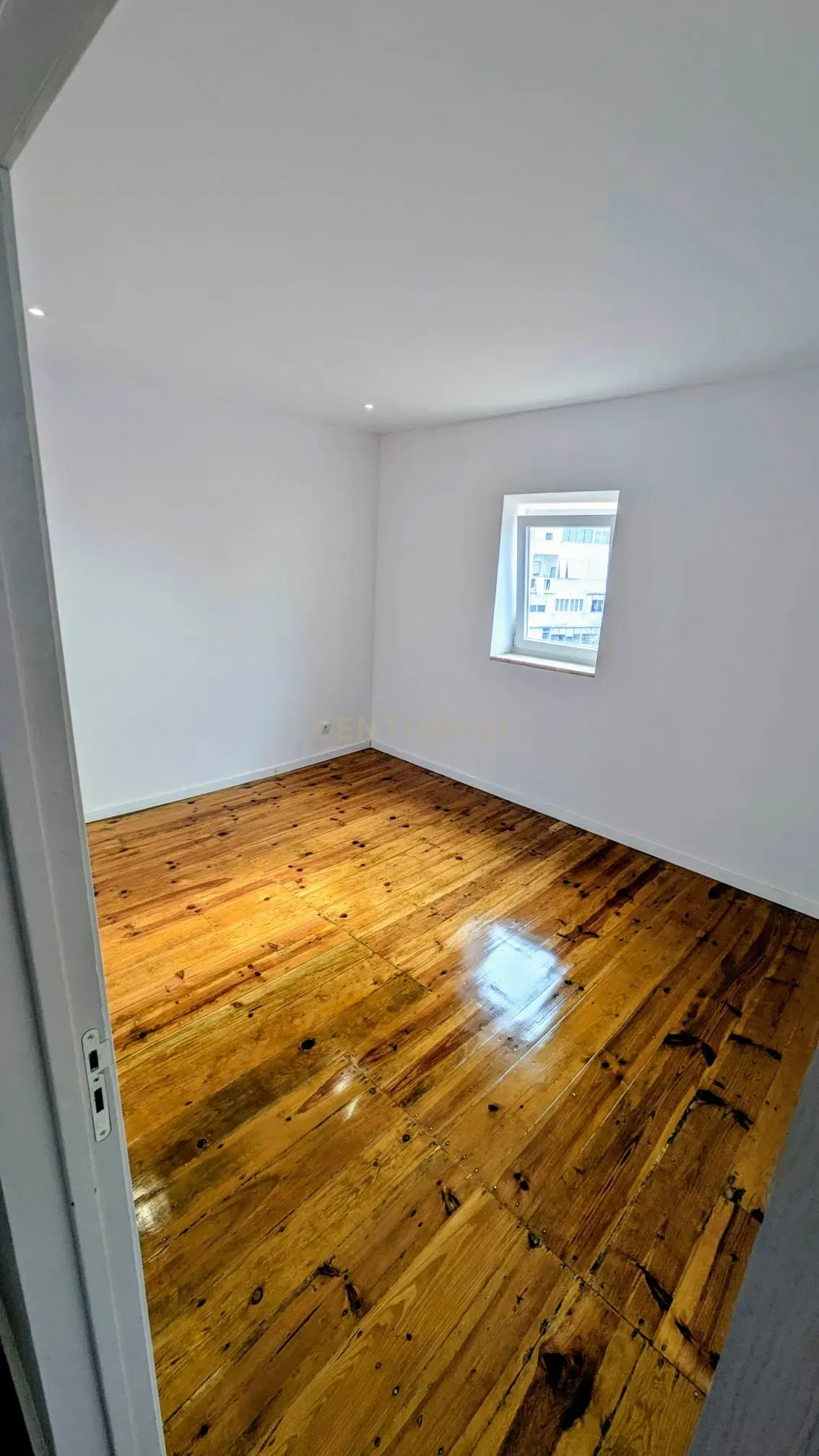 Fotografia 6 de Apartamento T2 no vibrante bairro de Benfica