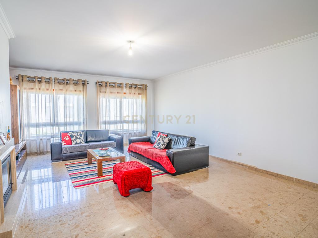 Apartamento T3 com garagem - Cidade Nova, Caldas da Rainha - Image 11