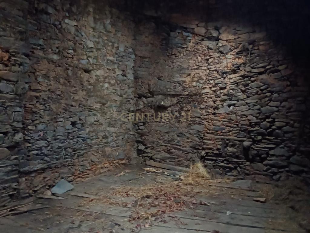 Moradia para Reabilitar - França, Bragança - Image 14
