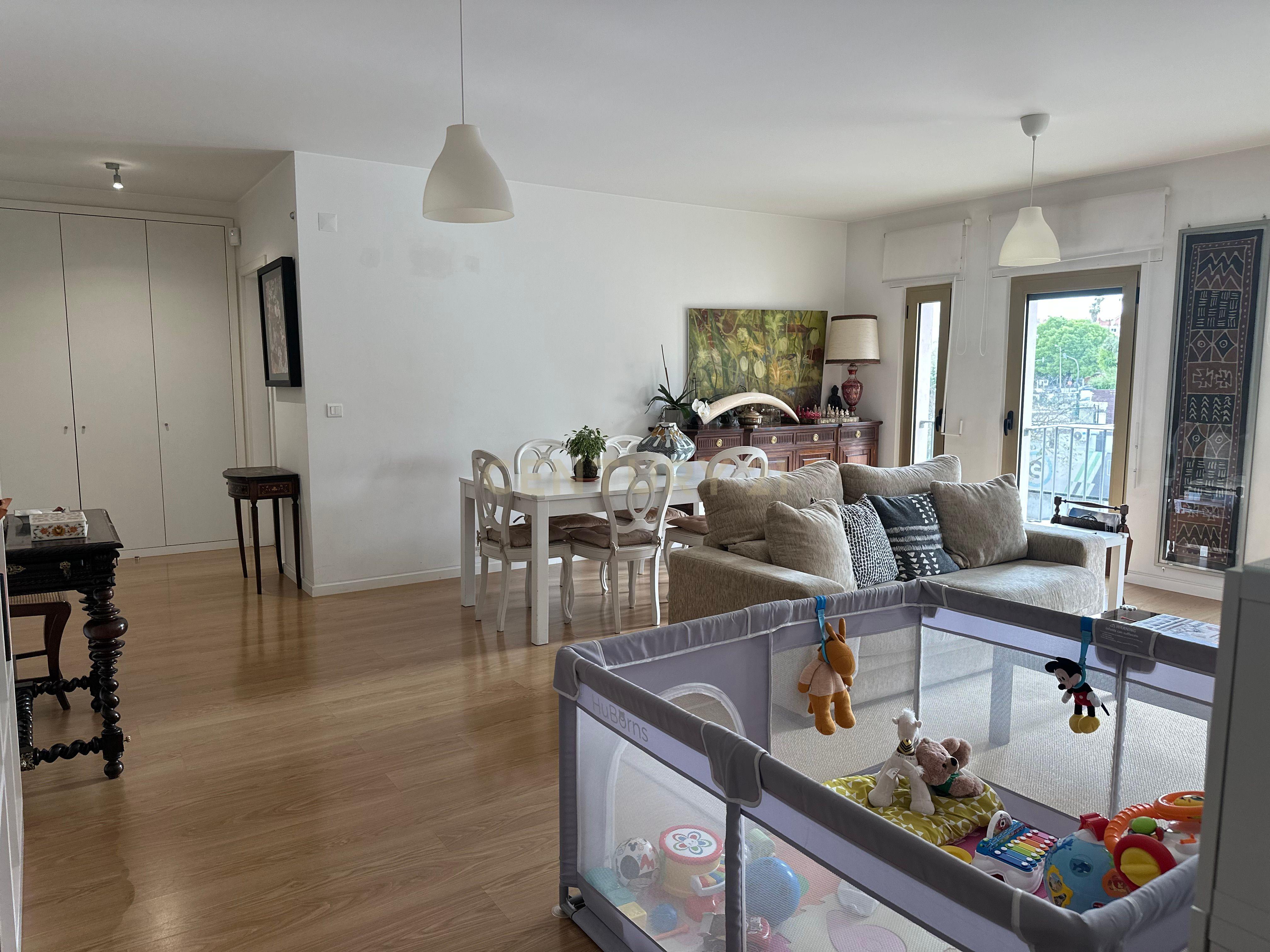 Apartamento T2 com 118m2 para venda nas Avenidas Novas com uma excelente localização proximo da estação de Entrecampos e da Cidade Universitária. - Image 21