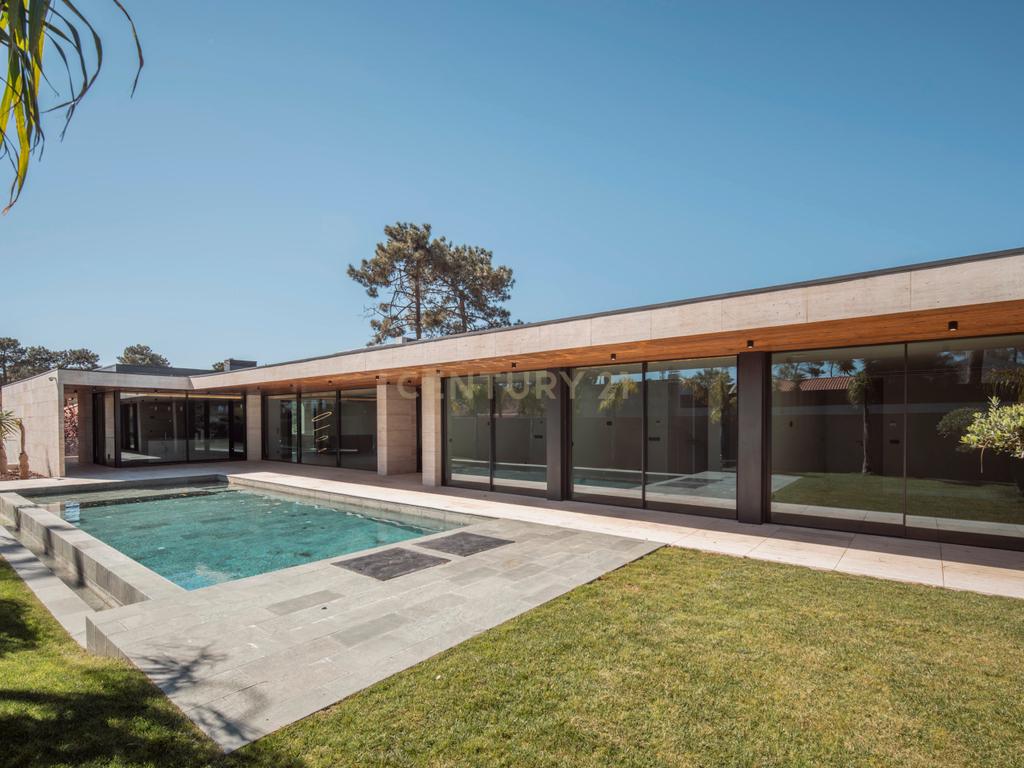 Moradia T4 na Verdizela — Design, Luz e Piscina num Terreno de 1.032 m² - Image 6