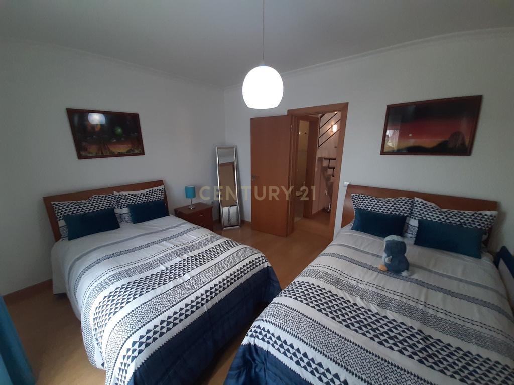 Moradia  T3 na  Lourinhã com Piscina  Garagem e Churrasqueira - Image 15