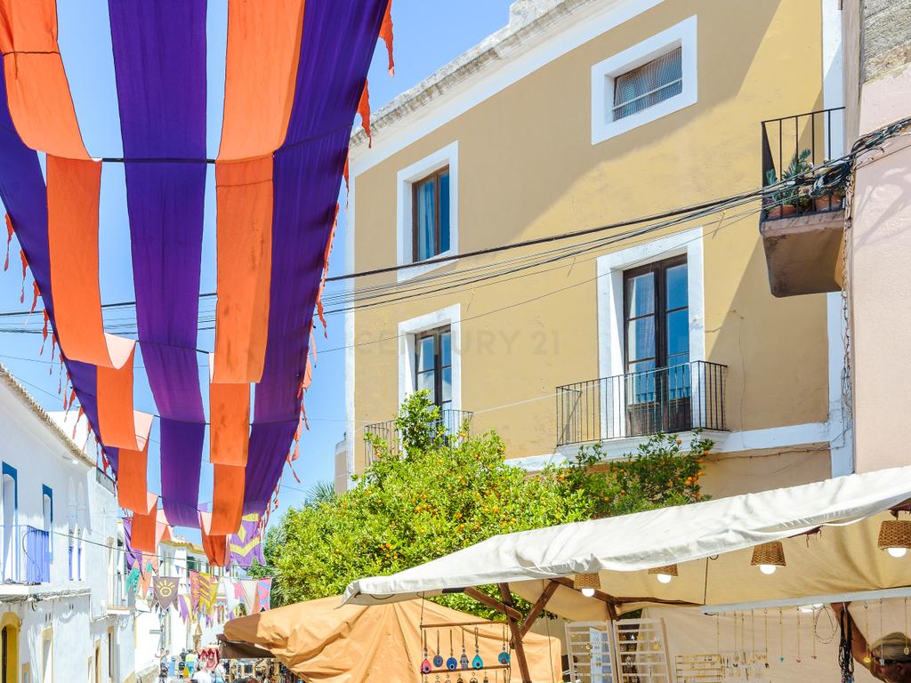 À venda: Casa histórica com grande potencial em Dalt Vila – Ibiza - Image 36