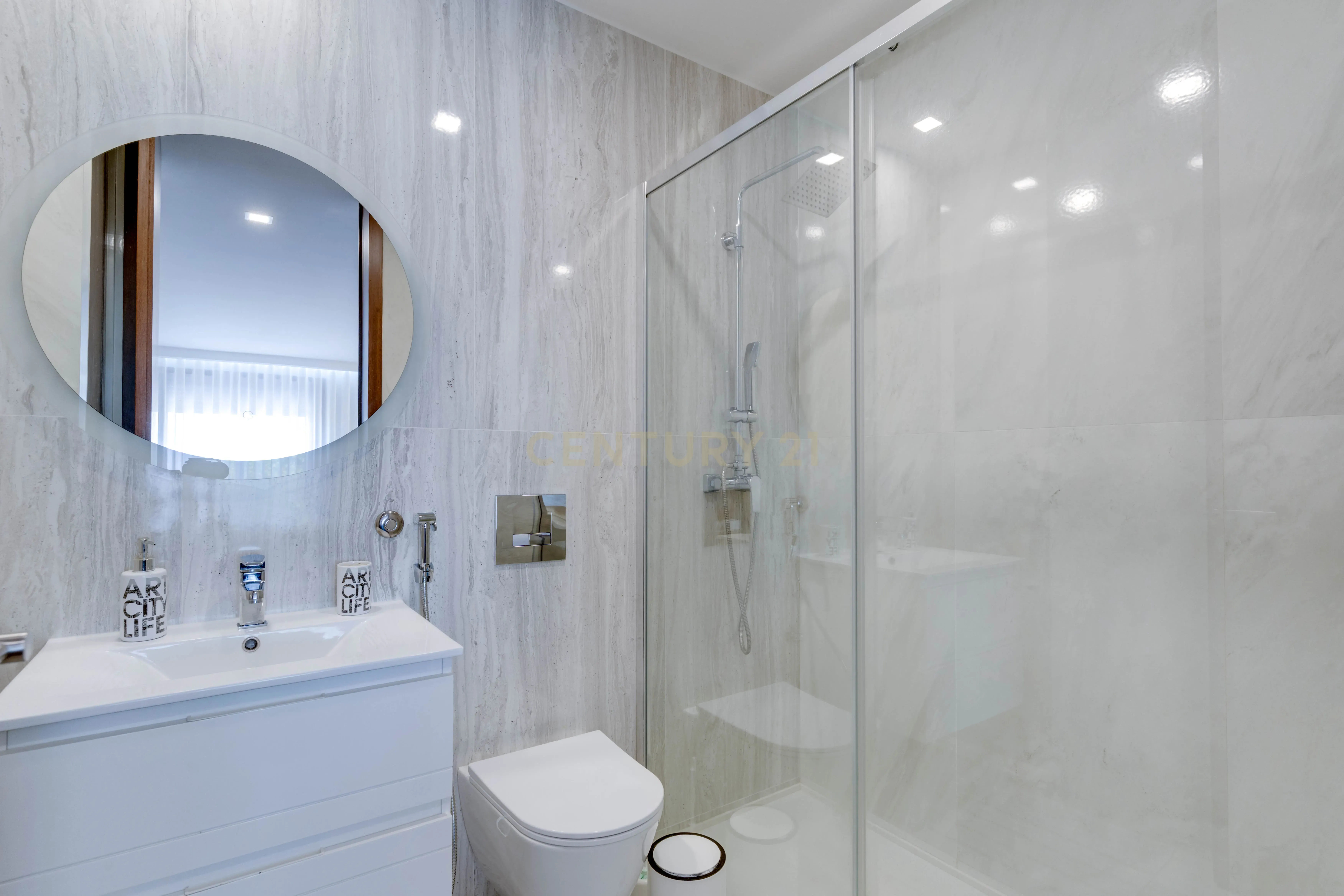 Apartamento T3 como Novo com Vista Mar em Espinho - Image 11