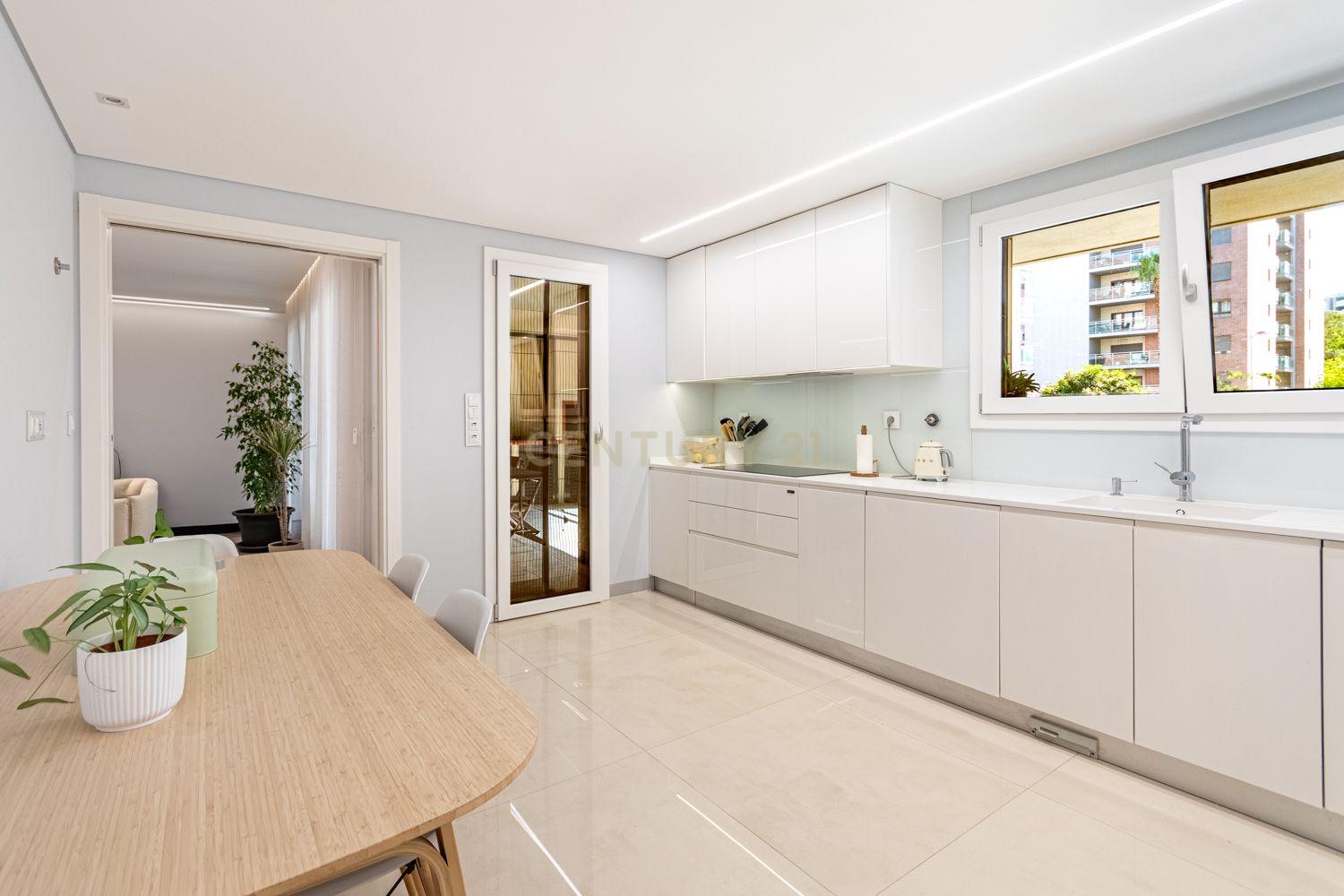 Fotografia 11 de Apartamento T2 com Varanda de 27 m² e Box | Malvarosa – Alverca