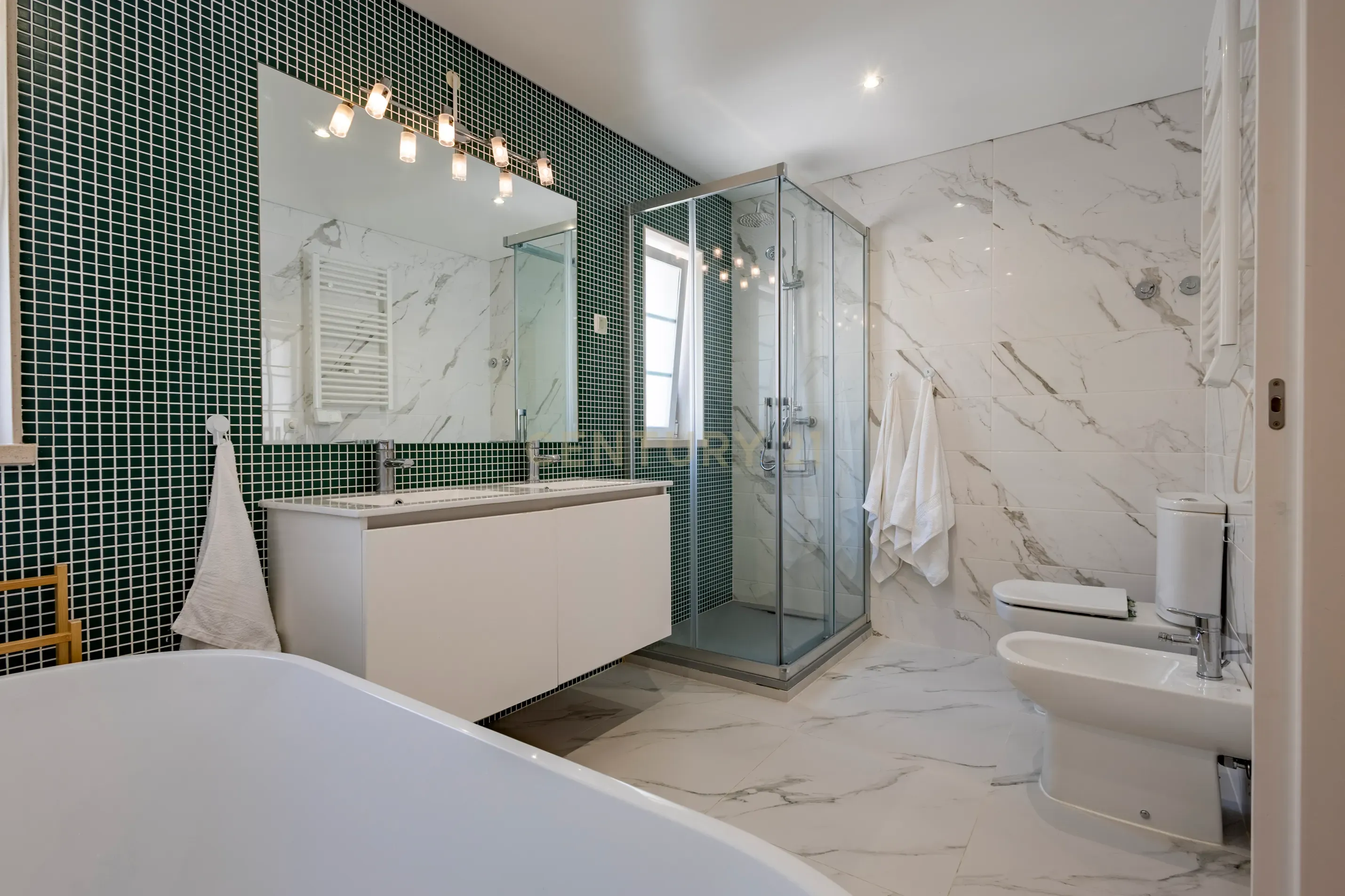 ✨ Espaço, conforto e uma localização privilegiada em Setúbal! - Image 38