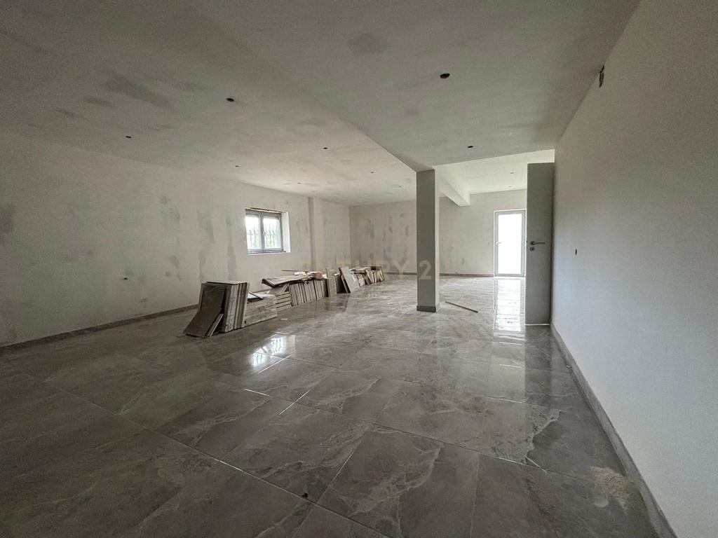 Terreno em Albergaria dos Doze com moradia T5 em fase de conclusão - Image 11