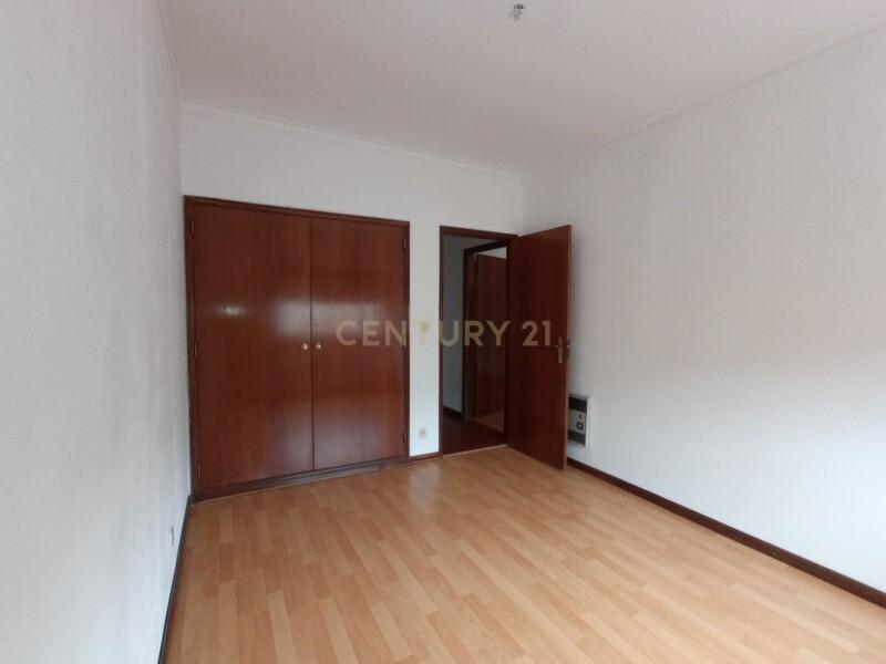 Apartamento T3 em Braga com Elevador e Garagem - Ferreiros | ZTRE-00764 - Image 8
