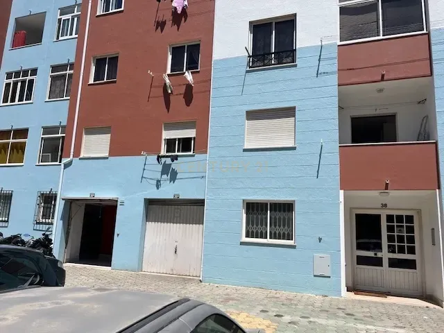 Garagem/Armazém para Venda 90m² com WC e Extração de Fumos - Image 4