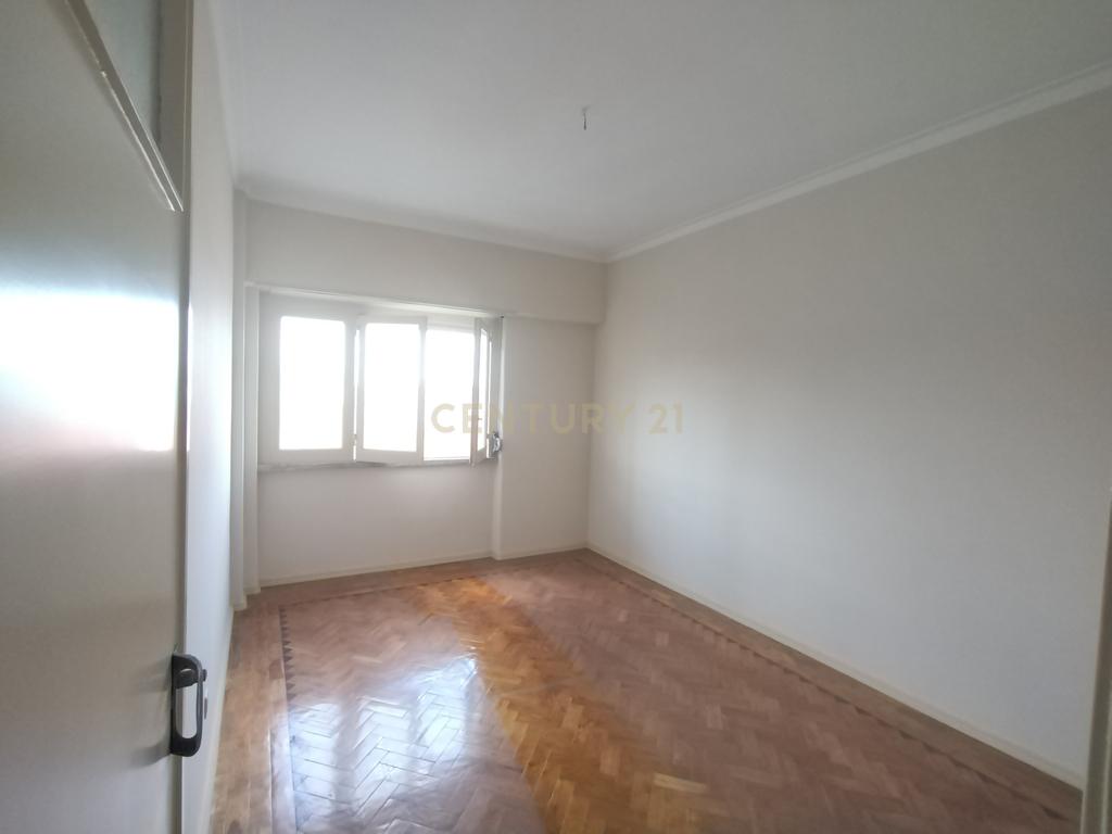 Prédio no Centro de Sacavém : Oportunidade de Investimento - Image 12