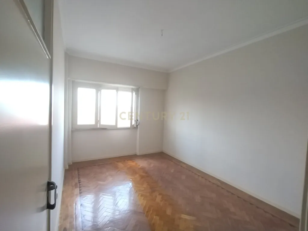 Prédio no Centro de Sacavém : Oportunidade de Investimento - Image 12