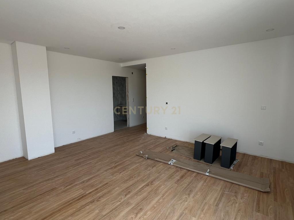 Moradia moderna T4 em construção na Rinchoa - Image 23