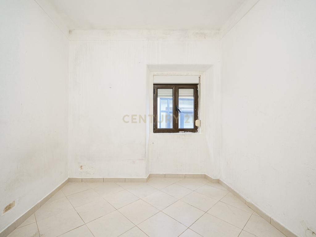 APARTAMENTO T6 NO CORAÇÃO DA CIDADE, EM SETÚBAL - Image 13