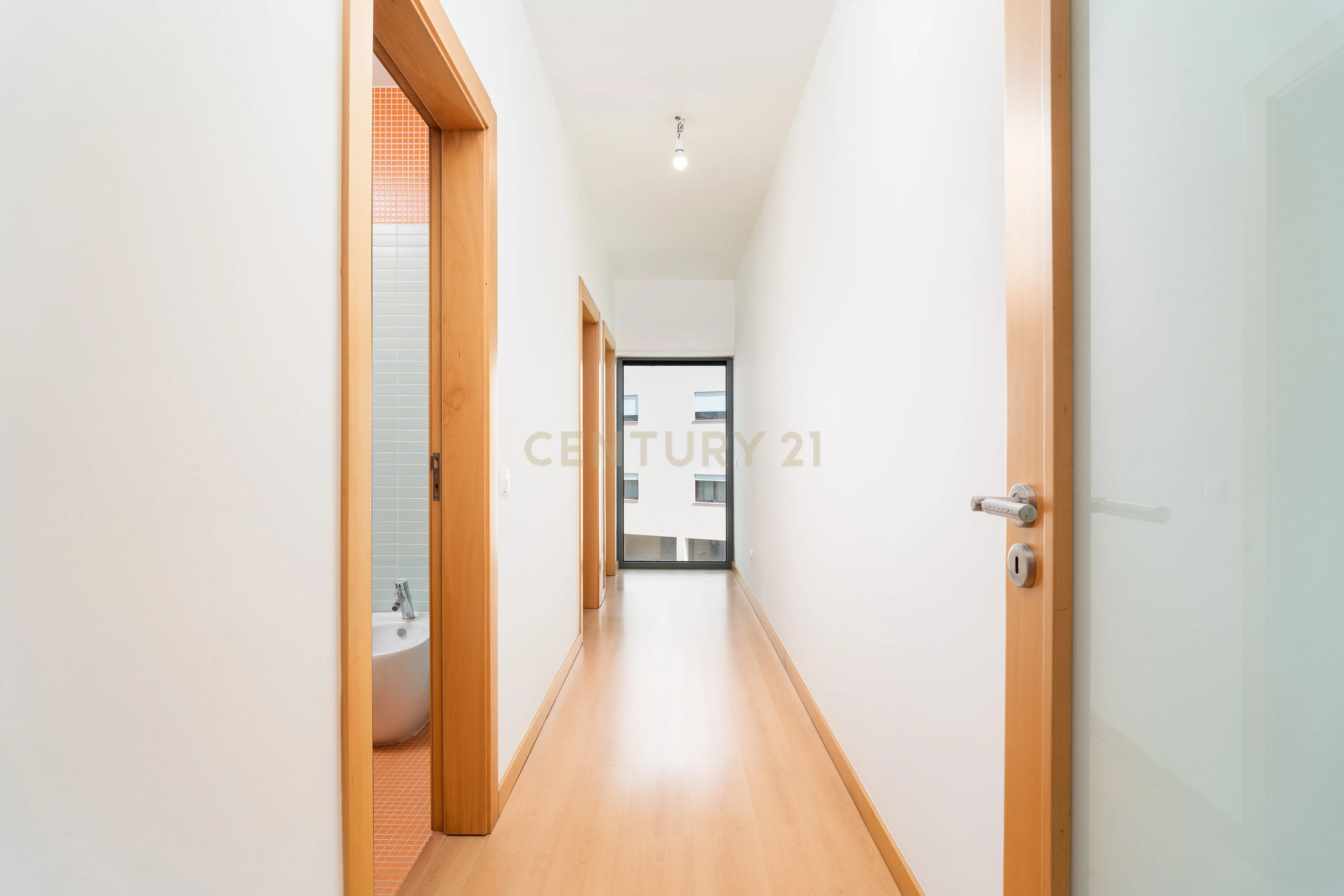 Apartamento T2 em ótimo estado de conservação, às portas de Montemor-o-velho. - Image 9