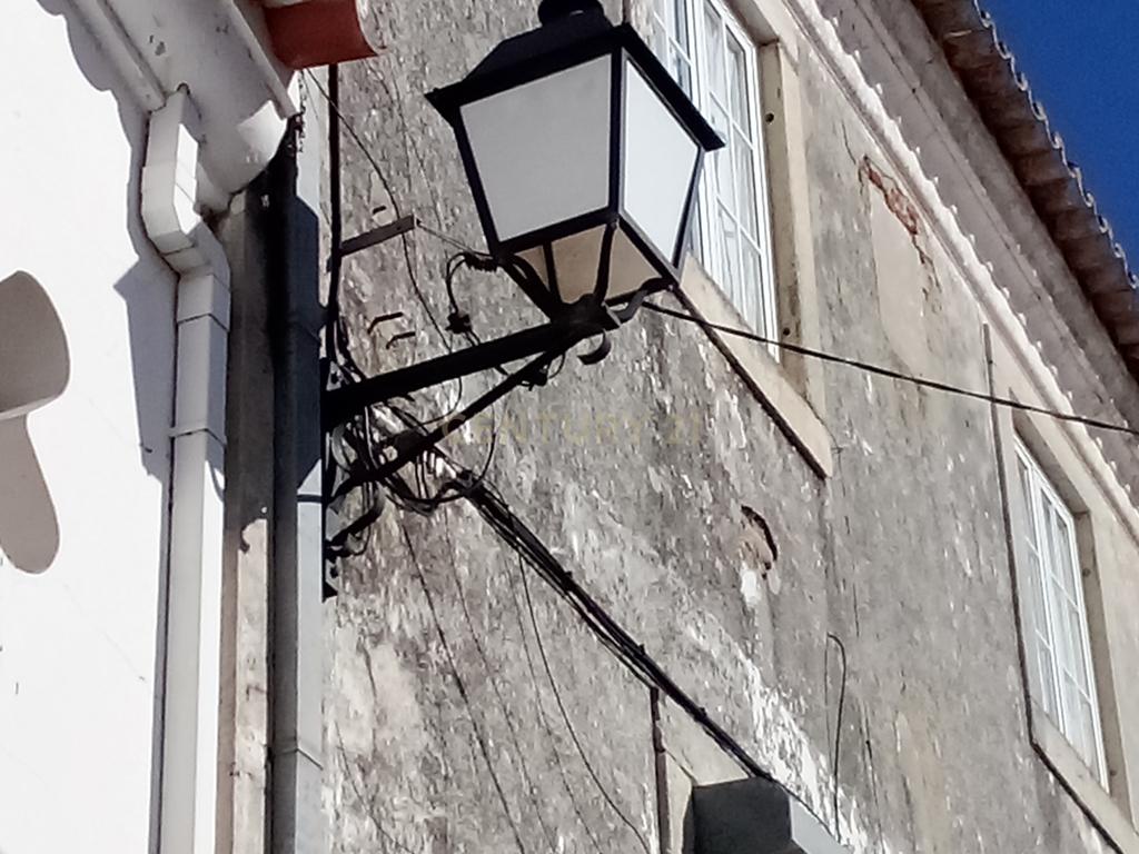 Prédio tradicional com 3 pisos junto Zona Ribeirinha de Alcácer do Sal - Image 3
