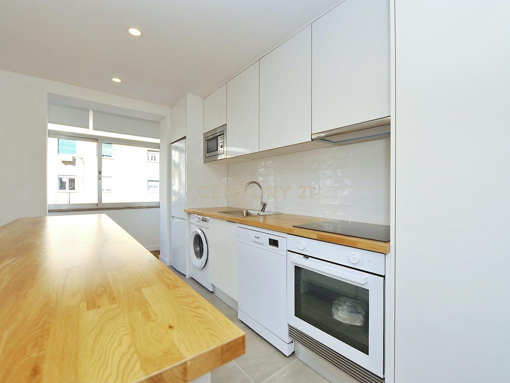 Apartamento Moderno Lisboa - 2 Quartos e Vista Cidade - Image 5