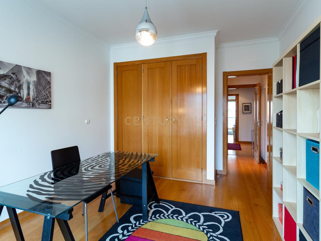 Apartamento T4 mobilado no Parque dos Príncipes - Image 16