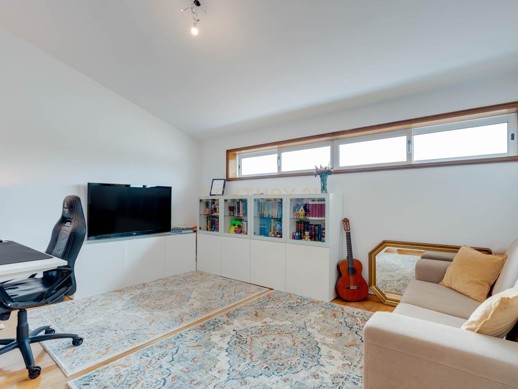 T2+2 Duplex c/ Sótão amplo (248m²) | S. Félix Marinha - Image 21