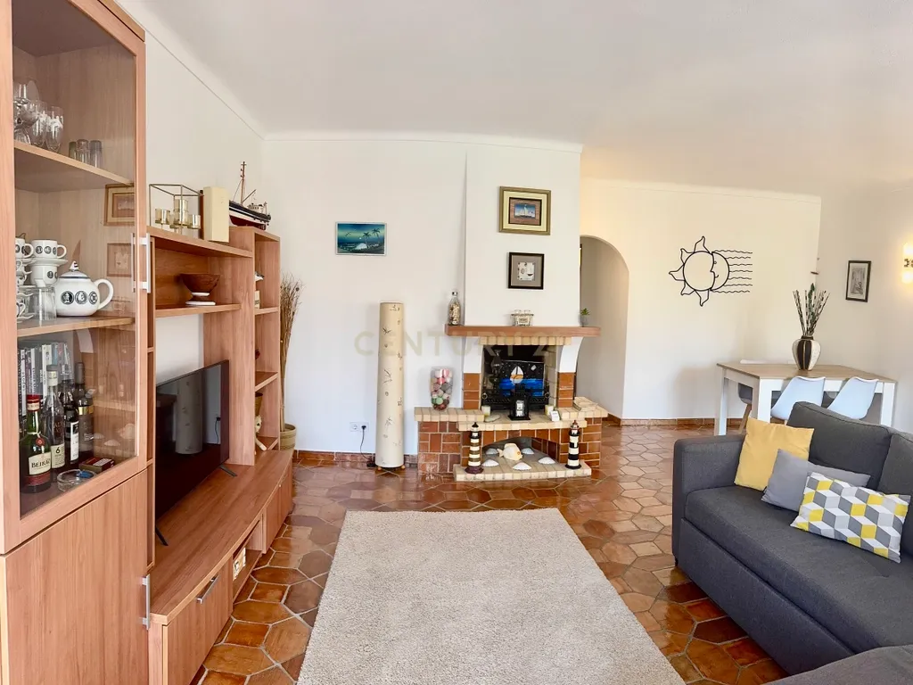 Apartamento com Vista Piscina em Condomínio Privado – VILAMAR (Porches, Algarve) - Image 6