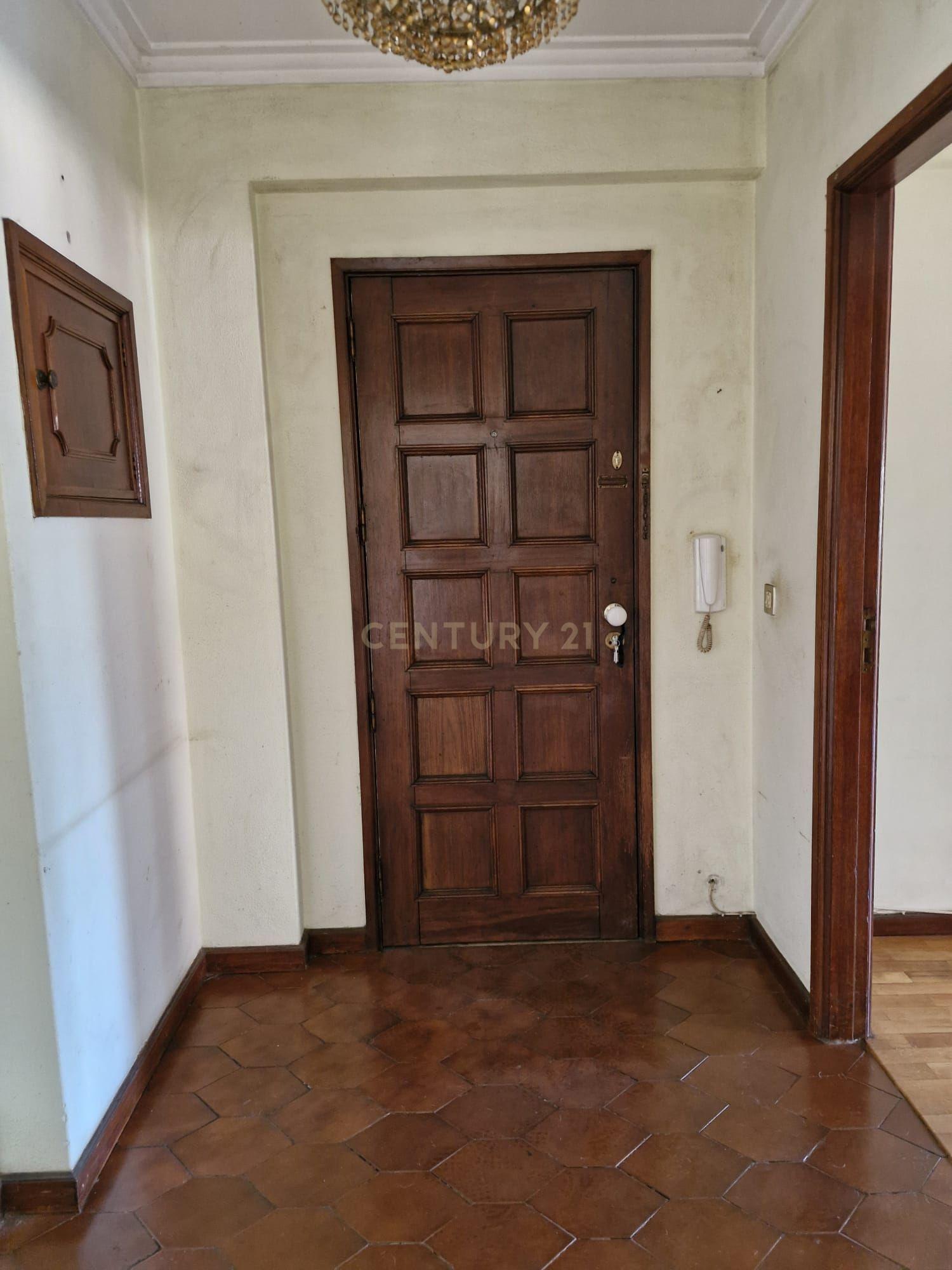 Apartamento T3 em Braga com Garagem e Elevador - Image 13