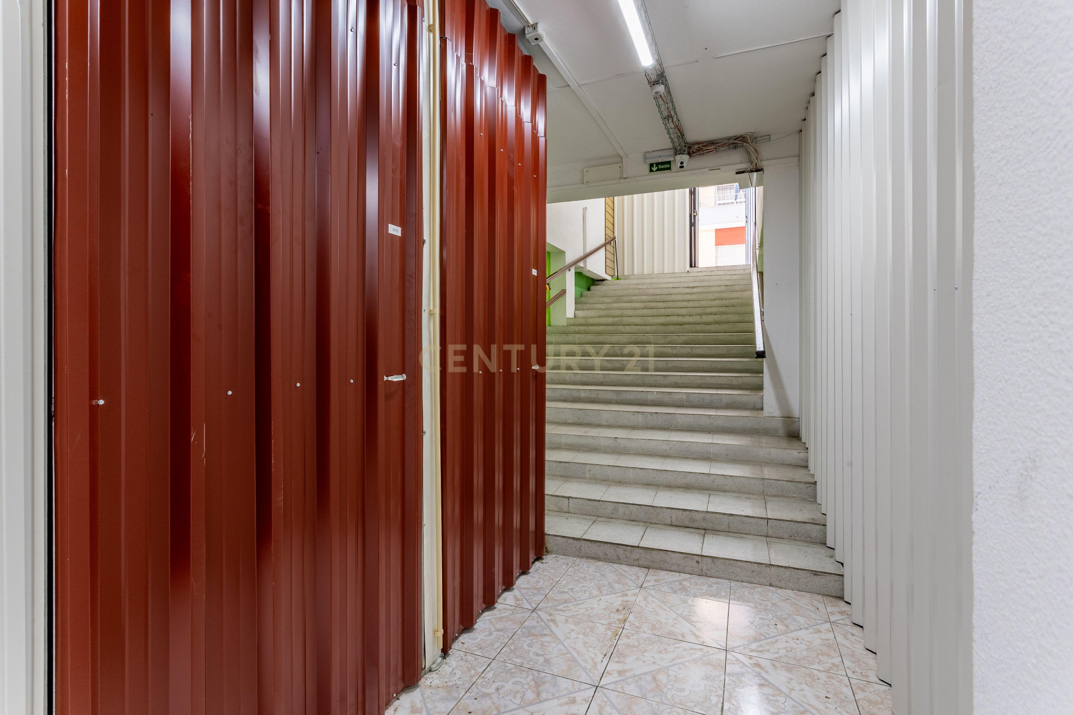 Fotografia 3 de Garagem com Negócio em Funcionamento e Elevado Potencial de Rentabilidade | Pinhal Novo