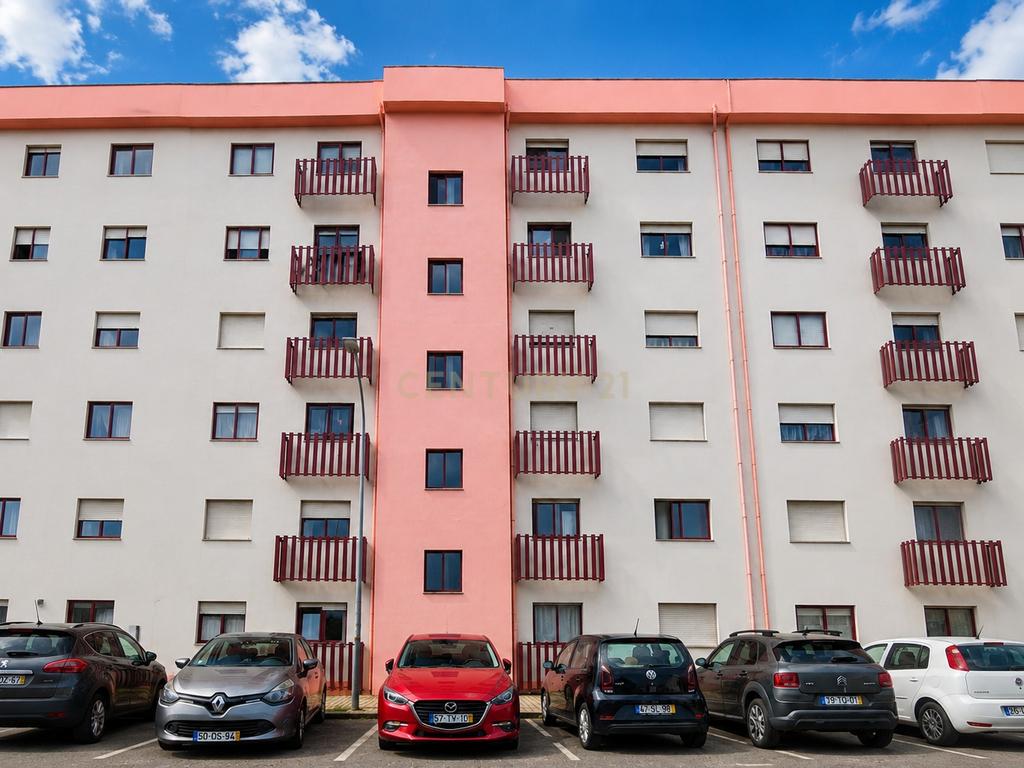 Apartamento T2 - Algueirão- Mem Martim - Image 1