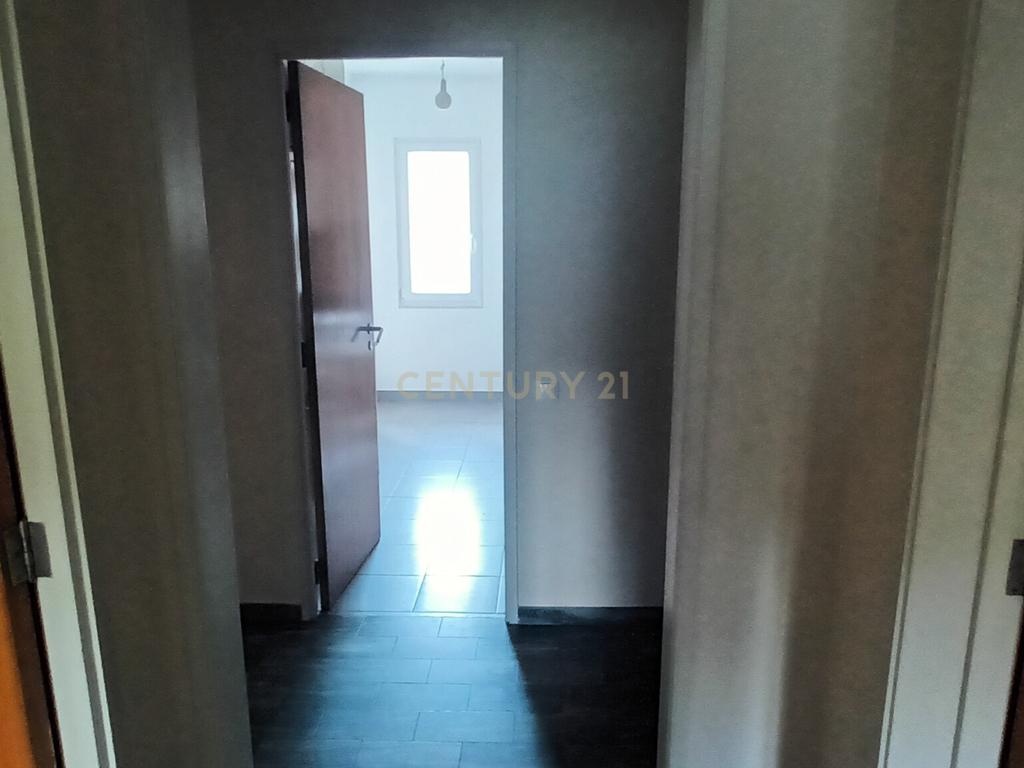 Apartamento T3 em Santo António dos Cavaleiros – Arrendamento - Image 10