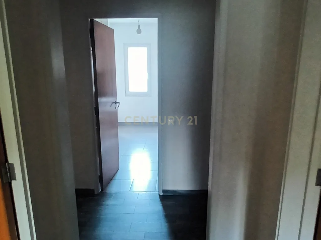 Apartamento T3 em Santo António dos Cavaleiros – Arrendamento - Image 10