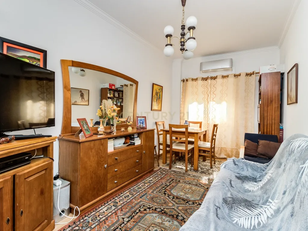 Apartamento T2 em Encosta do Sol, Amadora - Image 1