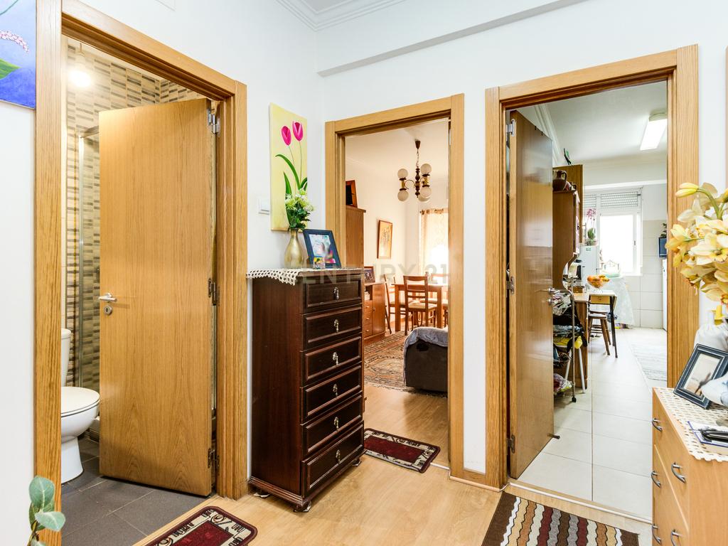 Apartamento T2 em Encosta do Sol, Amadora - Image 2