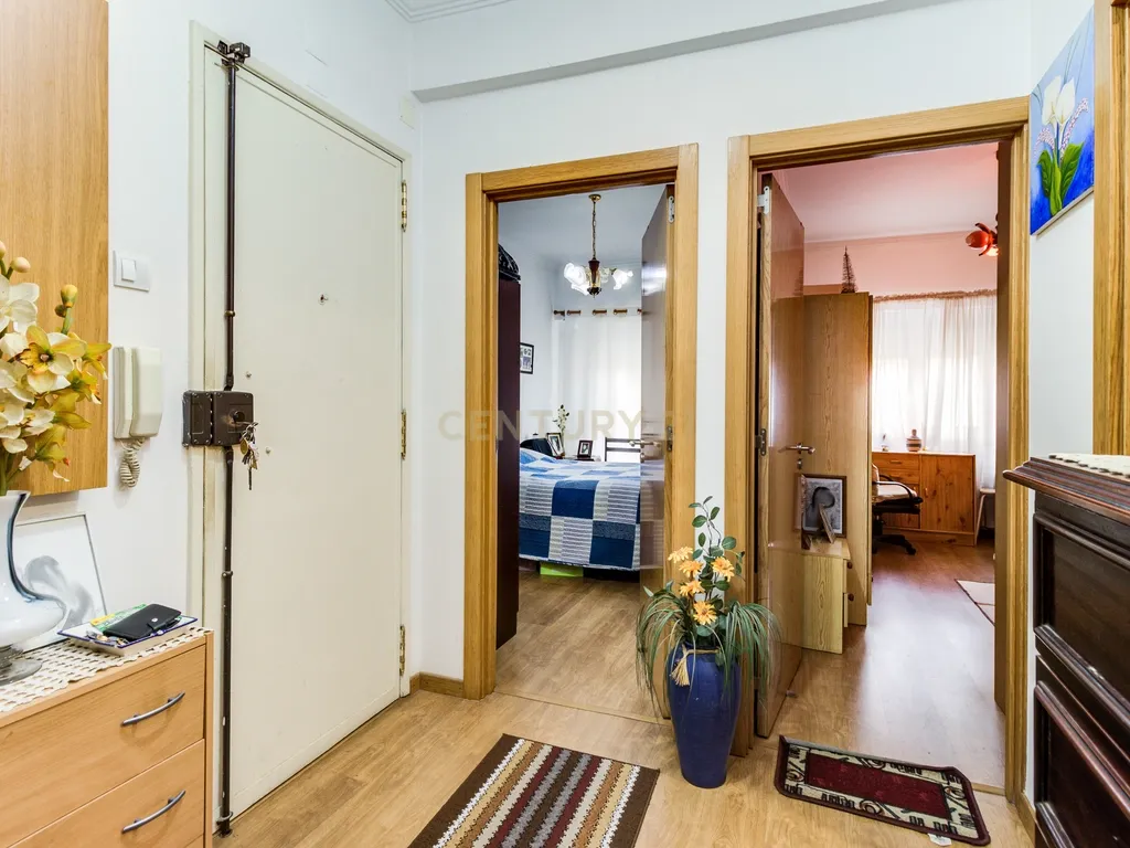 Apartamento T2 em Encosta do Sol, Amadora - Image 4