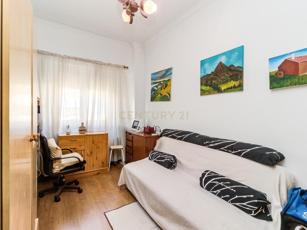 Apartamento T2 em Encosta do Sol, Amadora - Image 6