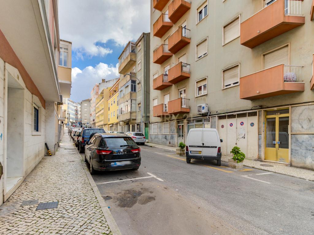 Apartamento T2 em Encosta do Sol, Amadora - Image 12