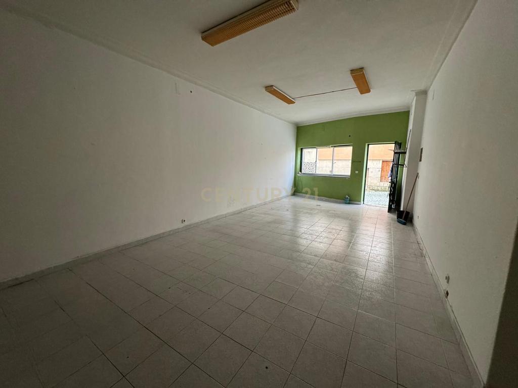 Espaço Comercial para Arrendamento em Penamacor - Image 8