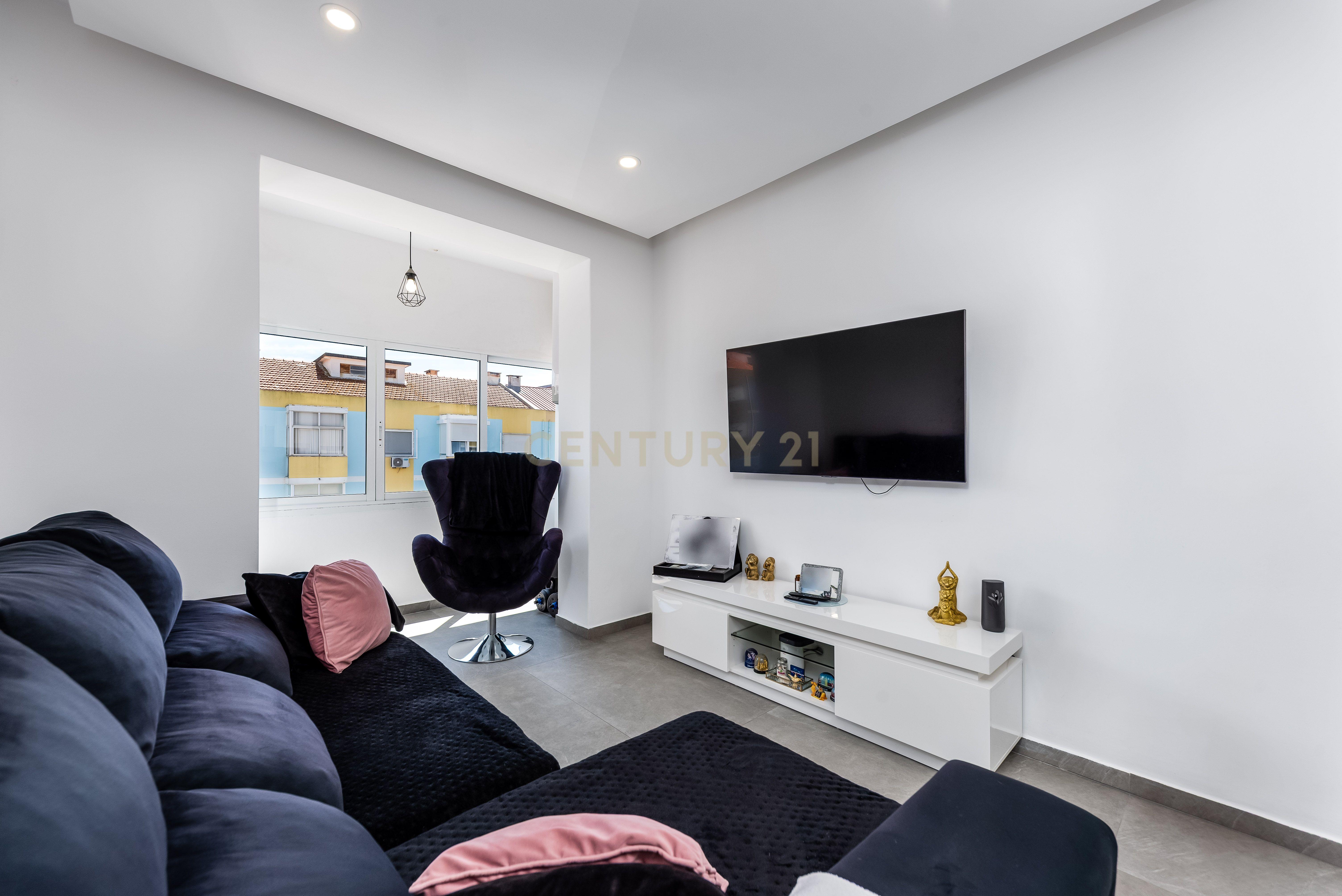 Fotografia 6 de Apartamento T3 com Varanda em Almada,