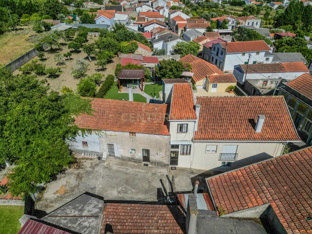 Casa antiga para recuperar com terreno e árvores de fruto, Alhadas, Figueira da Foz. - Image 44