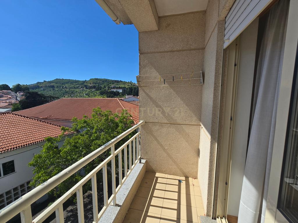 Apartamento T3 + 1 em Bragança - Image 22