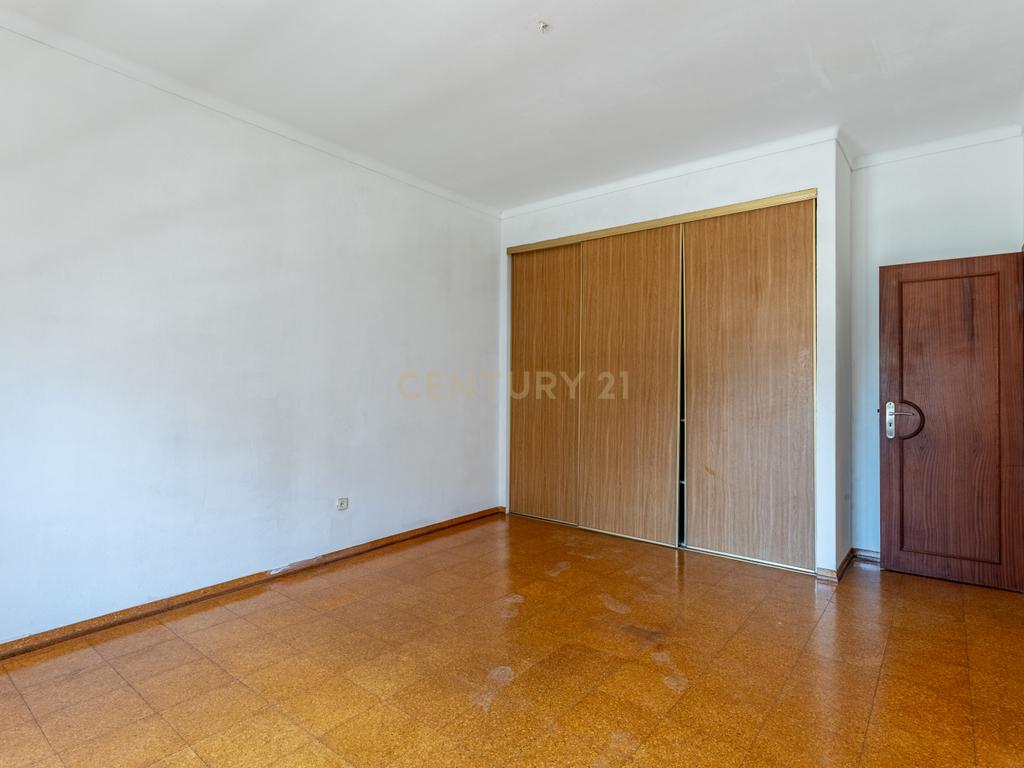 Espaçosa Moradia T3 em Azambuja, Lisboa - Image 28