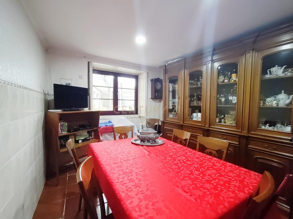 Moradia com Comércio em Amorim, Póvoa de Varzim - Uma Oportunidade Única! - Image 16