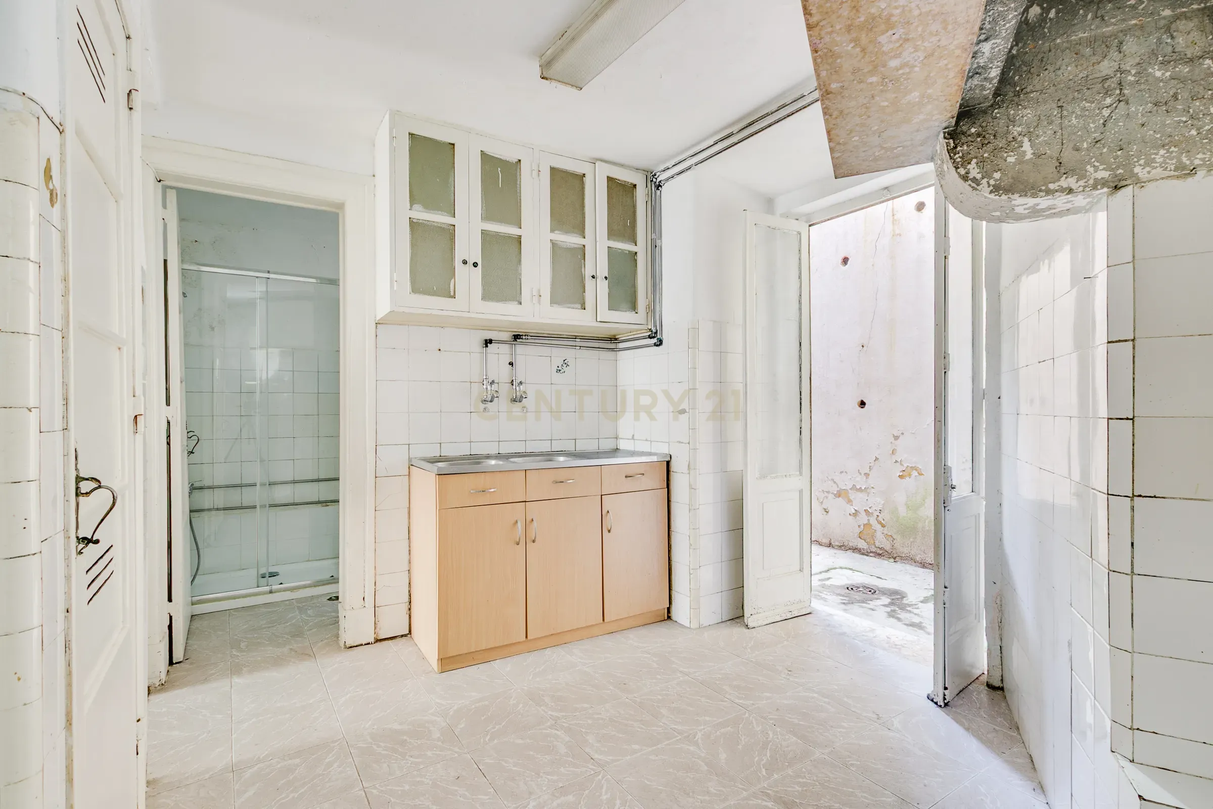 Apartamento no Coração do Príncipe Real – Lisboa - Image 12